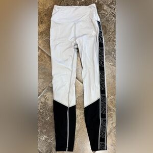 Ryderwear Lauren Simpson Scrunch B leggings. Gray/blk size XS